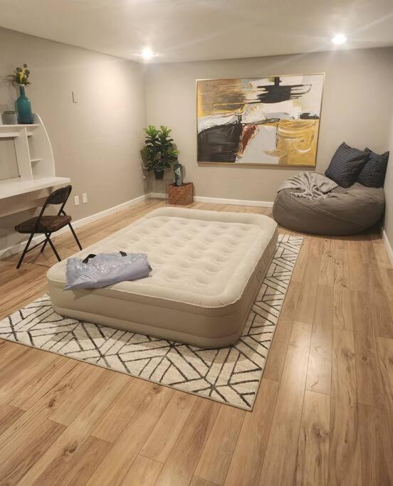 Holiday home Modern Art House In Midtown, Pet Friendly Phoenix